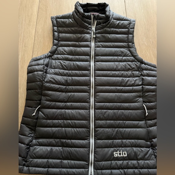 Stio Women's Black Quilted Packable Down Vest - Picture 2 of 6